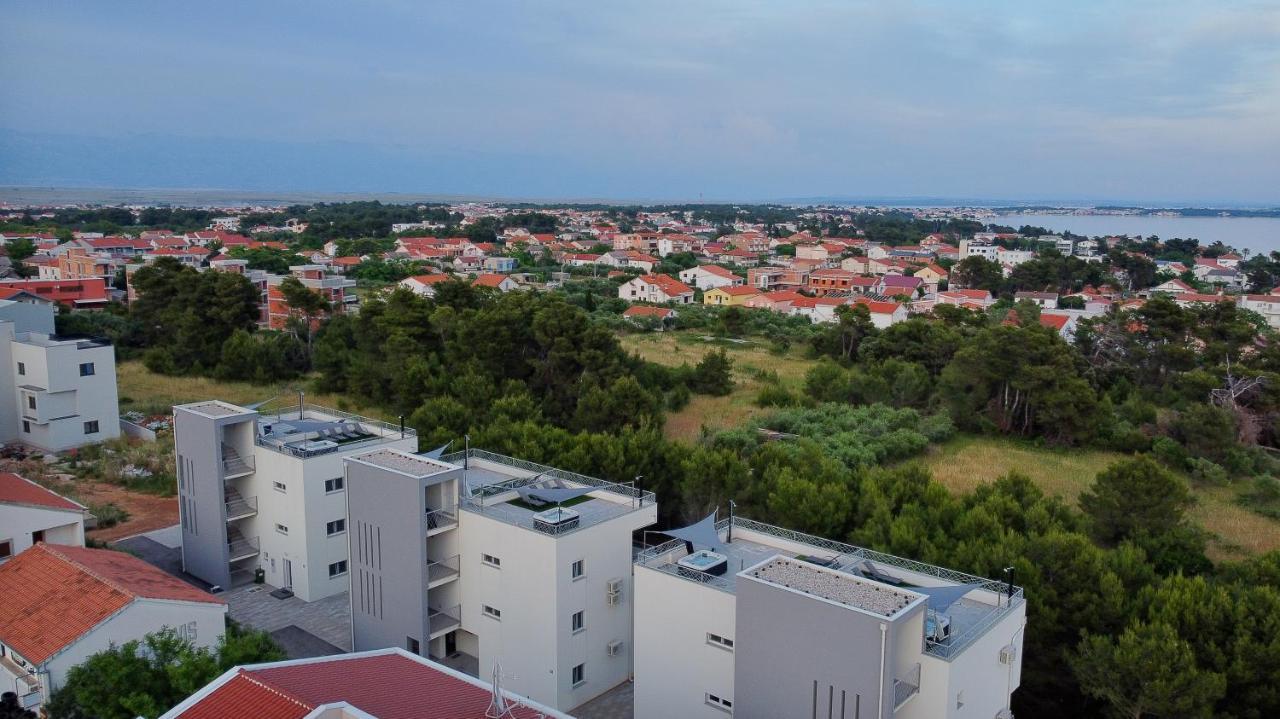 Number One Apartments Vir Exterior foto